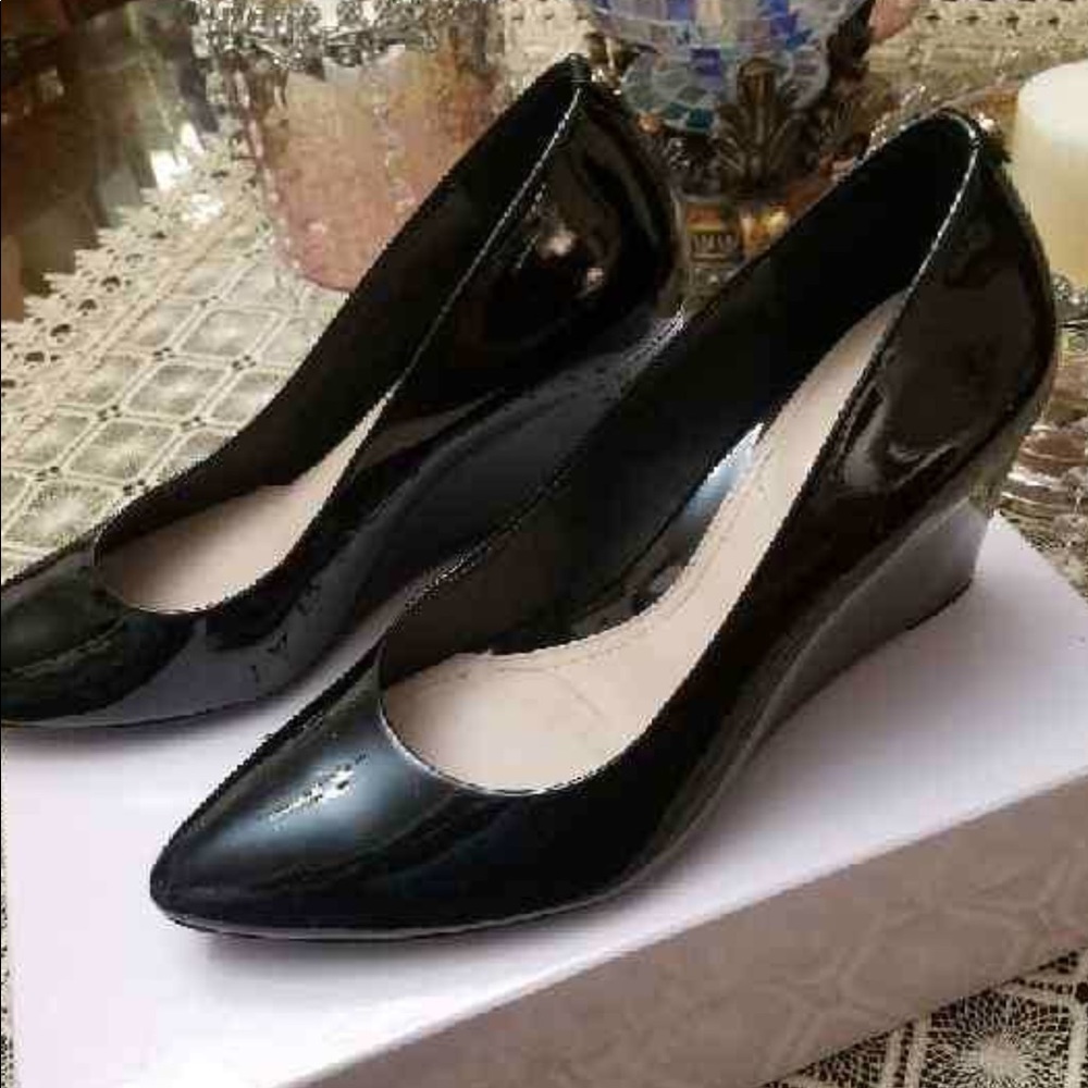 Women black shoes